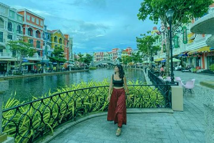 Mia, 22 — Escort in Phu Tho, Vietnam