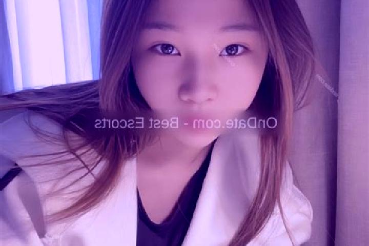 Mia, 22 — Escort in St-Andre, Canada