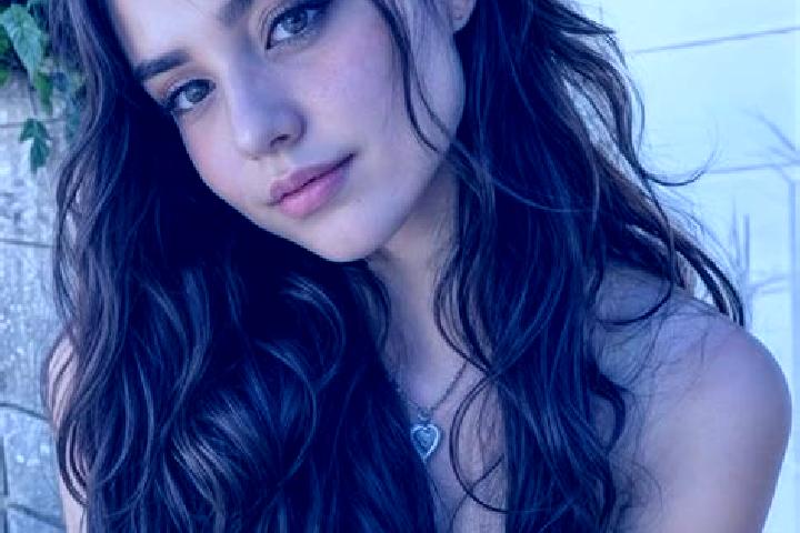 Mia, 23, a auburn amber-eyed caucasian companion based in Sancak. Offering 69, Dinner Date, Erotic Massage, Party Girl, OWO. Available for incall and outcall...