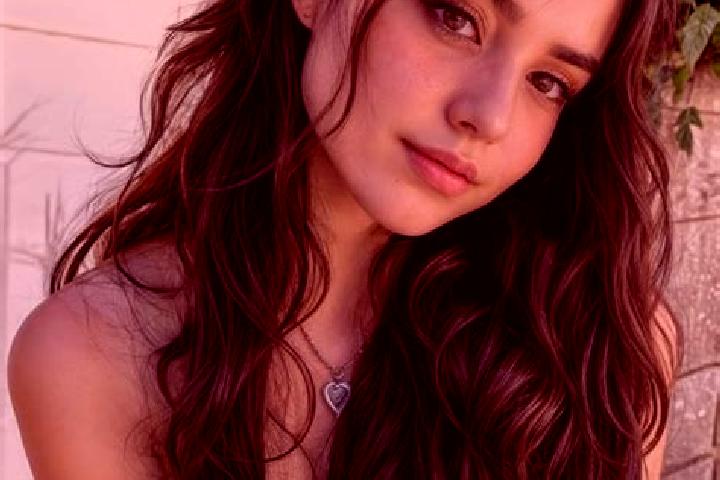 Mia, 23, a blonde hazel-eyed mixed companion based in Villafranca Sicula. Offering OWO, Roleplay, Massage, Couples. Available for incall and outcall, overnig...