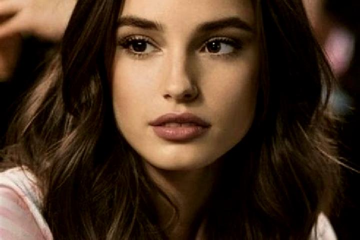 Mia, 23, a brunette brown-eyed indian companion based in Changfa. Offering Girlfriend Experience, BDSM, Deep French Kissing. Available for incall and outcall...