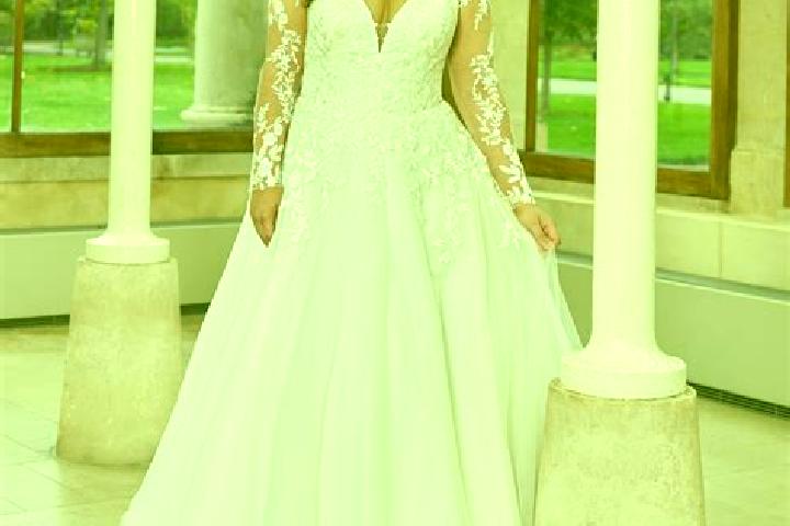 Mia, 23 — Escort in Alva, United States