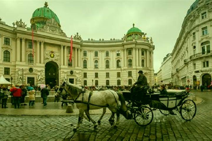 Mia, 23 — Escort in Innere Stadt, Austria