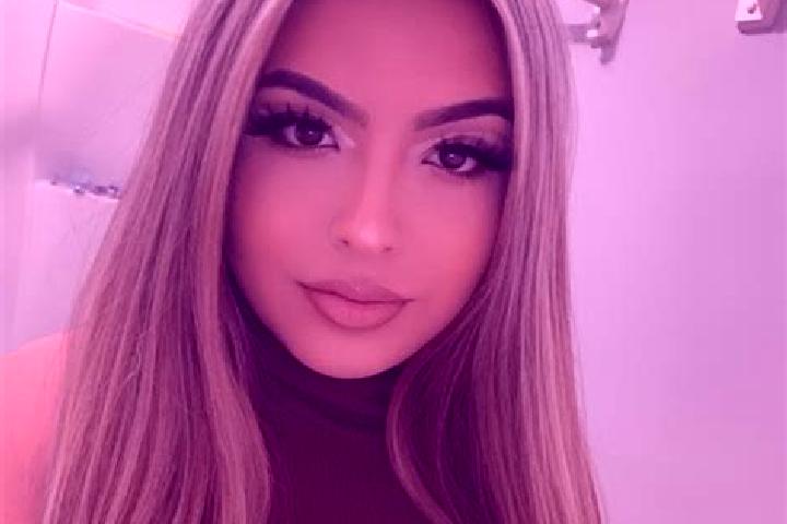 Mia, 24, a blonde grey-eyed latina companion based in Nakijin. Offering CIM, Massage, Party Girl. Available for incall and outcall, day and evening dates.