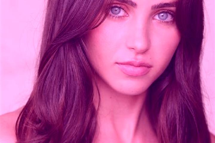 Mia, 24, a dark blonde brown-eyed latina companion based in Chartrettes. Offering Massage, A-Level, Fetish. Available for incall and outcall, day and evening...