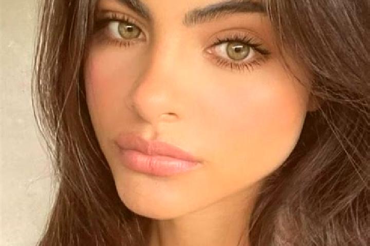 Mia, 24, a red brown-eyed middle eastern companion based in Milos. Offering Massage, OWO, A-Level. Available for incall and outcall, overnight bookings avail...