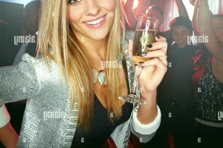Mia, 24 — Escort in Charnay, France