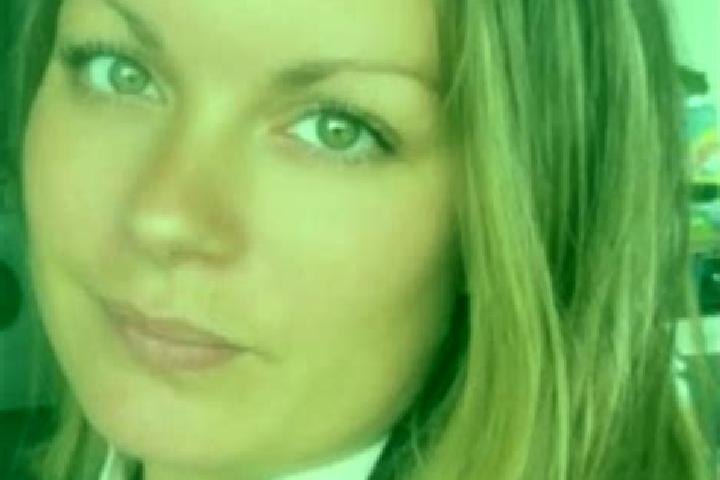 Mia, 24 — Escort in Chateaugiron, France