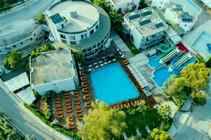 Mia, 24 — Escort in Kayrak, Turkey