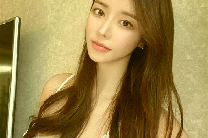 Mia, 24 — Escort in Kyinzhi, China
