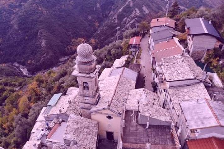 Mia, 24 — Escort in Molini di Triora, Italy