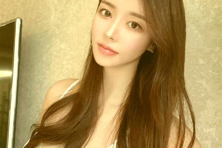 Mia, 24 — Escort in Songhe, China
