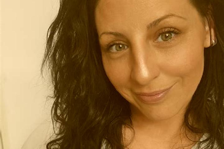 Mia, 24 — Escort in Vallieres, France