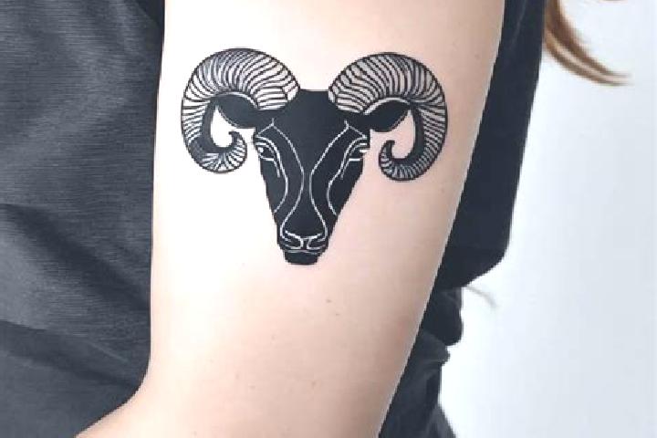 Mia, 25, a black grey-eyed european companion based in Baia de Aries. Offering Tantra, CIM, 69, Couples. Available for incall and outcall, overnight bookings...
