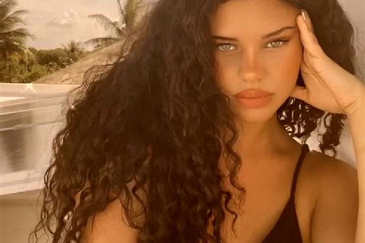 Mia, 25, a black grey-eyed latina companion based in Gweedore. Offering Dinner Date, Girlfriend Experience, Massage, Roleplay. Available for incall and outca...