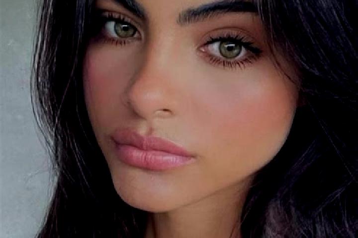 Mia, 25, a brunette dark-eyed indian companion based in Qibu. Offering Deep French Kissing, GFE, CIM, Dinner Date. Available for incall and outcall, day and ...