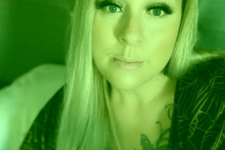 Mia, 25 — Escort in Ainaloa, United States