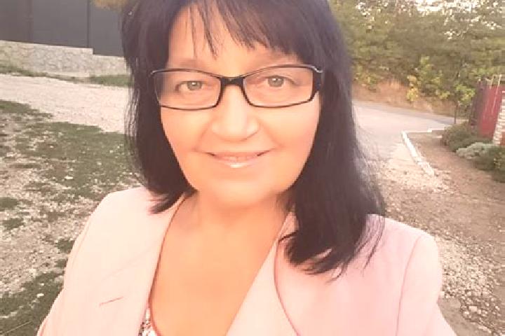 Mia, 25 — Escort in Dealu Floreni, Romania