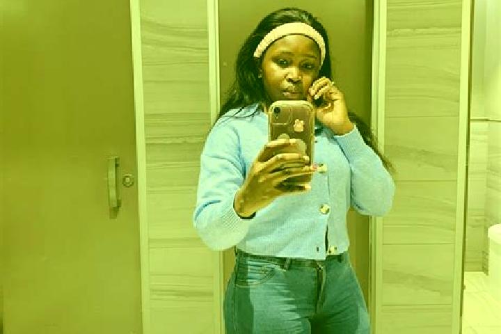 Mia, 25 — Escort in Ha-Mavhunga, South Africa