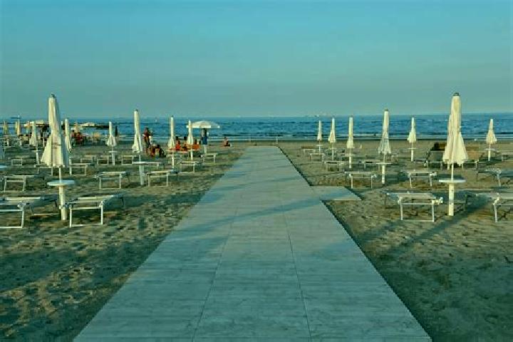 Mia, 25 — Escort in Punta Marina, Italy