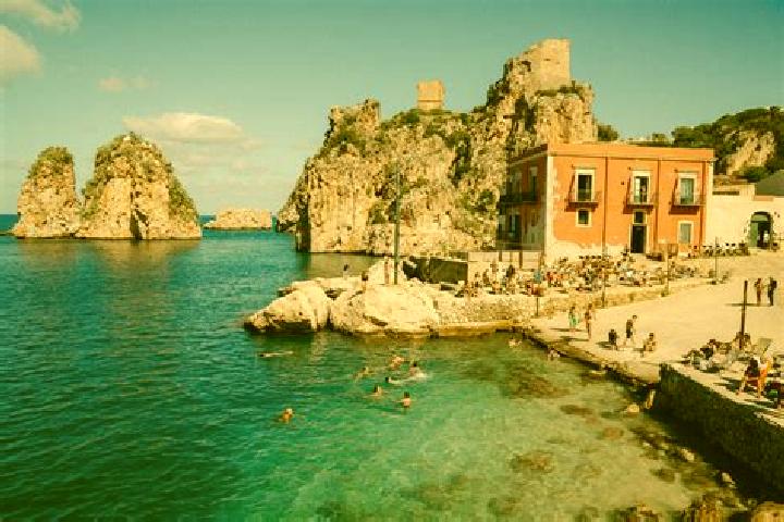 Mia, 25 — Escort in Tonnara di Bonagia, Italy