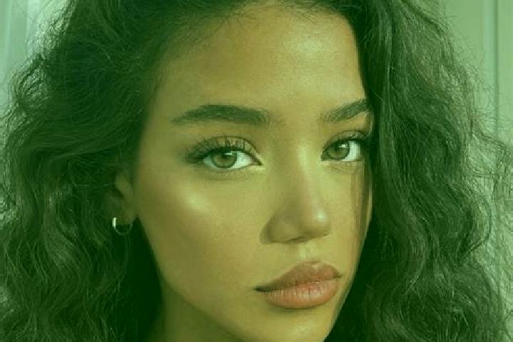 Mia, 26, a black brown-eyed mixed companion based in Cortoghiana. Offering Fetish, OWO, Tantra. Available for incall and outcall, day and evening dates.
