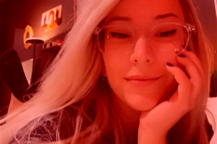 Mia, 26, a blonde grey-eyed caucasian companion based in Gourlizon. Offering Deep French Kissing, BDSM, Striptease, CIM, Erotic Massage. Available for incall...