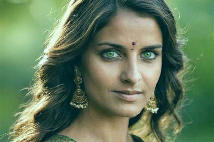 Mia, 26, a brunette green-eyed indian companion based in Nunungan. Offering OWO, Duos, Prostate Massage, Massage, Couples. Available for incall and outcall, ...