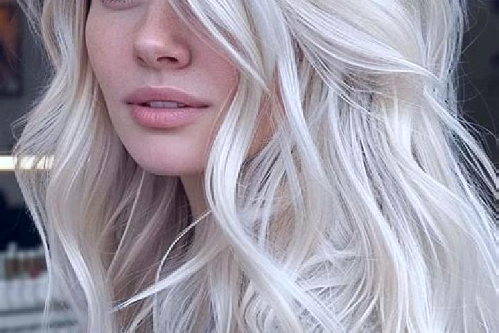 Mia, 26, a platinum blonde amber-eyed caribbean companion based in Hohenau an der Raab. Offering Erotic Massage, Tantra, OWO, Duos, Roleplay. Available for i...