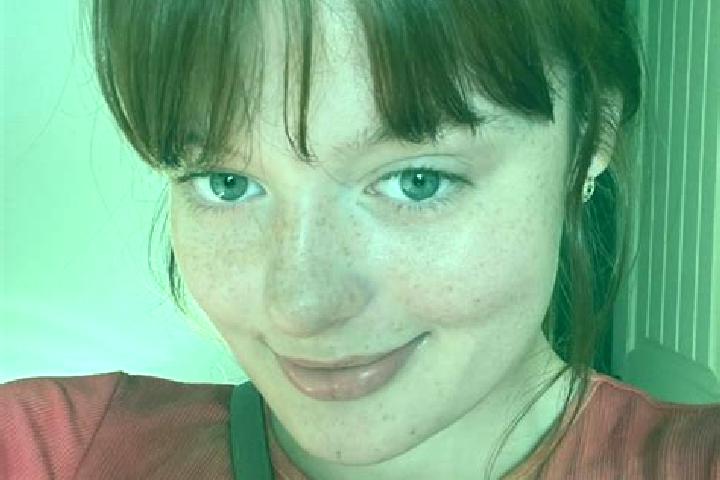 Mia, 26, a red brown-eyed european companion based in Sutivan. Offering A-Level, Roleplay, Dinner Date, OWO. Available for incall and outcall, day and evenin...