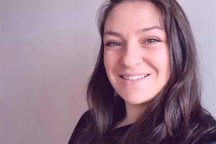 Mia, 26 — Escort in Broons, France