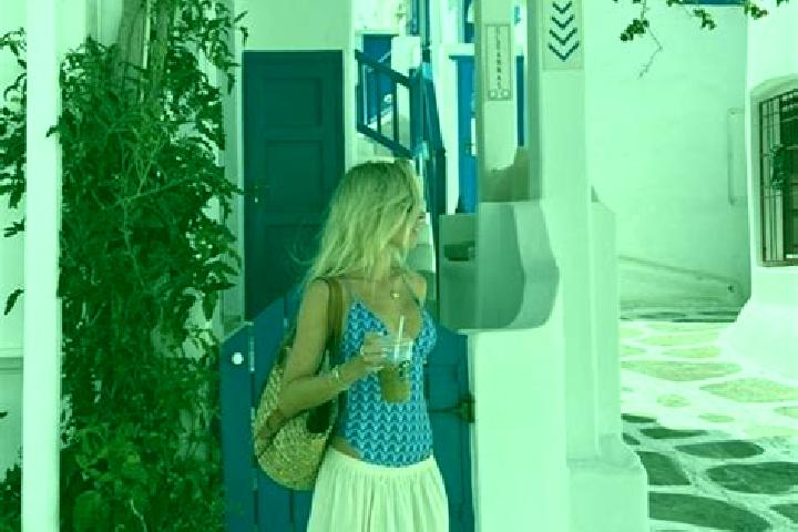 Mia, 26 — Escort in Diavatos, Greece