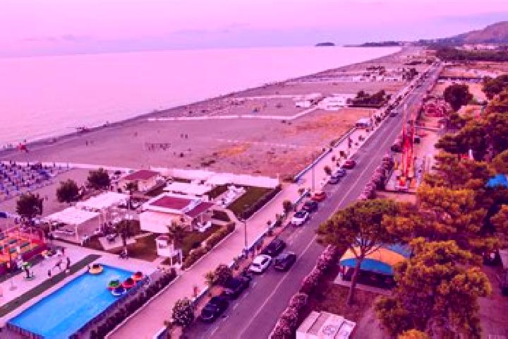 Mia, 26 — Escort in Marina di Santa Maria del Cedro, Italy
