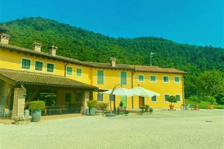 Mia, 26 — Escort in Ripalta Arpina, Italy