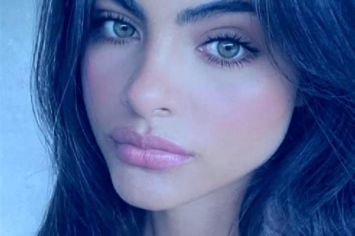 Mia, 27, a auburn dark-eyed indian companion based in Ajeetgarh. Offering 69, CIM, OWO, Overnight, Striptease. Available for incall and outcall, day and even...