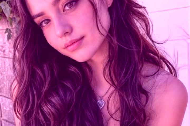 Mia, 27, a auburn hazel-eyed latina companion based in Osan. Offering Duos, Roleplay, Deep French Kissing, A-Level. Available for incall and outcall, day and...