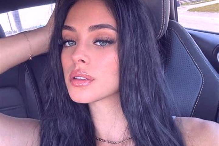 Mia, 27, a brunette grey-eyed slavic companion based in Rio Chiquito. Offering Striptease, Deep French Kissing, Party Girl, Overnight, Massage. Available for...