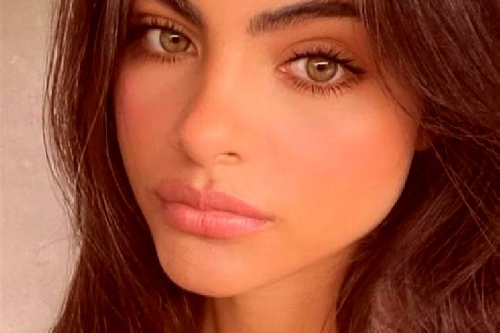 Mia, 27, a chestnut green-eyed middle eastern companion based in Karangbenda. Offering Dinner Date, Deep French Kissing, Travel Companion. Available for inca...