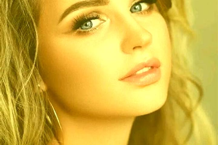 Mia, 27, a dark blonde blue-eyed mediterranean companion based in Kavyli. Offering 69, Erotic Massage, Domination, Deep French Kissing, Travel Companion. Ava...