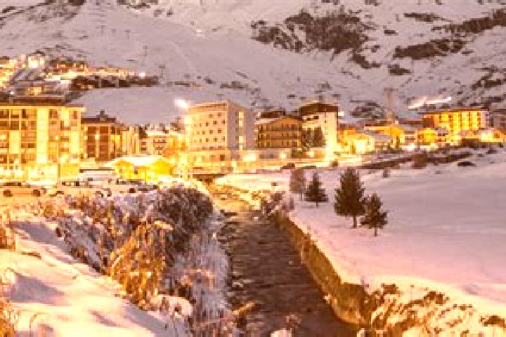 Mia, 27 — Escort in Breuil-Cervinia, Italy