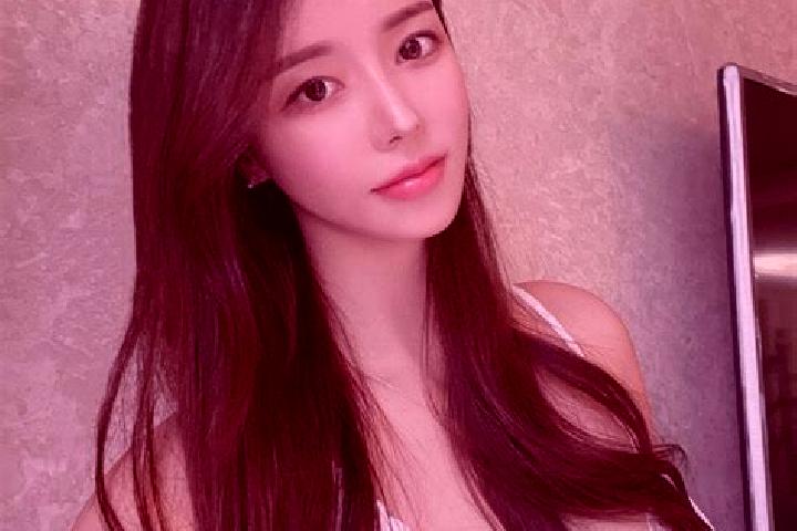 Mia, 27 — Escort in Neu, Japan