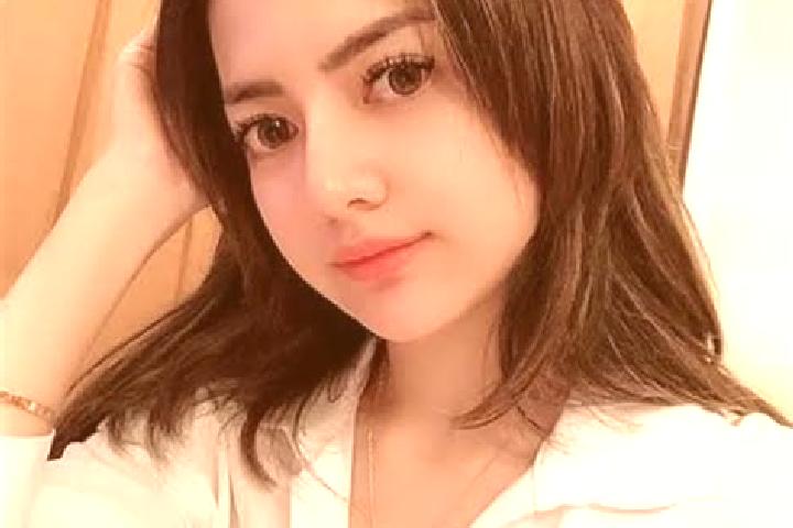 Mia, 27 — Escort in Sagikmateng, Indonesia