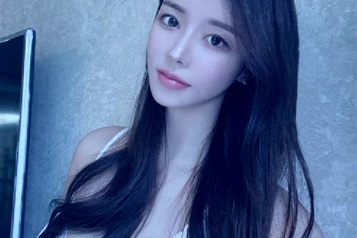 Mia, 27 — Escort in Xigebi, China