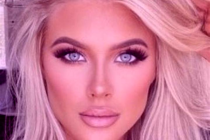 Mia, 28, a platinum blonde grey-eyed mediterranean companion based in Malahide. Offering Duos, Dinner Date, Striptease. Available for incall and outcall, ove...