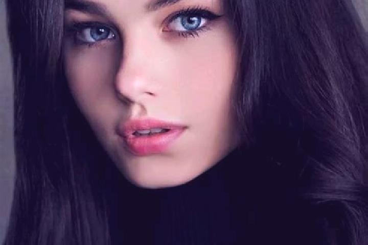 Mia, 28, a red dark-eyed caucasian companion based in Jablunkov. Offering CIM, Striptease, A-Level, Couples. Available for incall and outcall, overnight book...