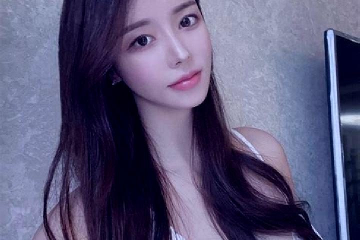 Mia, 28 — Escort in Kiranalan, Turkey