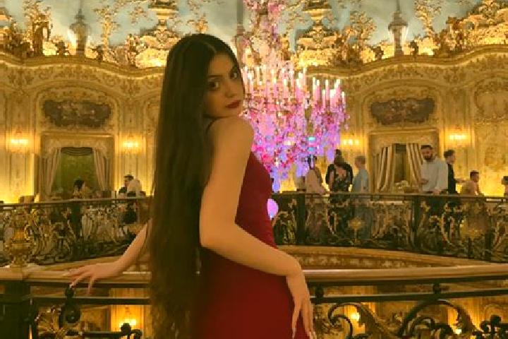 Mia, 28 — Escort in Novaya Lyalya, Russia