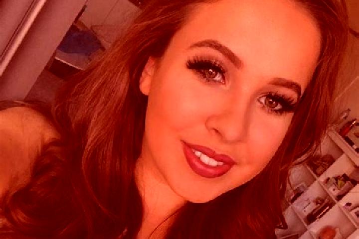 Mia, 29, a auburn brown-eyed latina companion based in Argujillo. Offering CIM, Striptease, Couples, GFE, Erotic Massage. Available for incall and outcall, d...