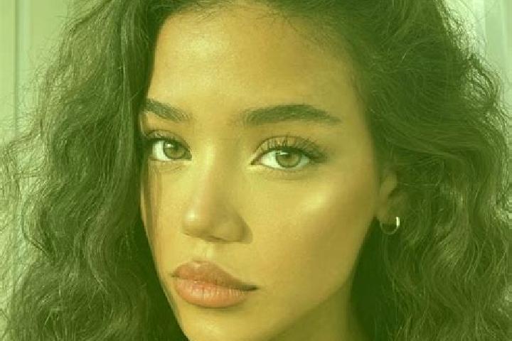 Mia, 29, a black brown-eyed european companion based in Willendorf am Steinfelde. Offering CIM, Tantra, Dinner Date. Available for incall and outcall, overni...