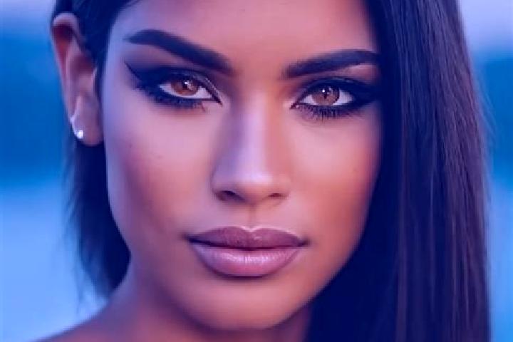 Mia, 29, a black hazel-eyed latina companion based in Nouadhibou. Offering Domination, Girlfriend Experience, Party Girl. Available for incall and outcall, o...
